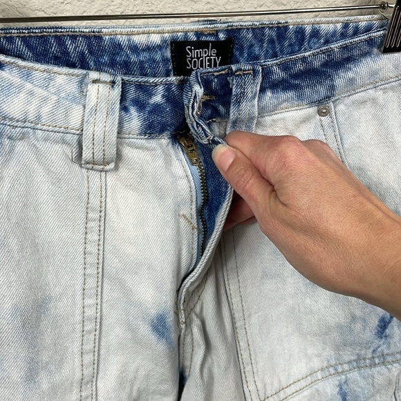 Simple Society Baggy High Rise Cargo Utility Jeans Bleach Wash Sz 3 26 - Picture 3 of 12